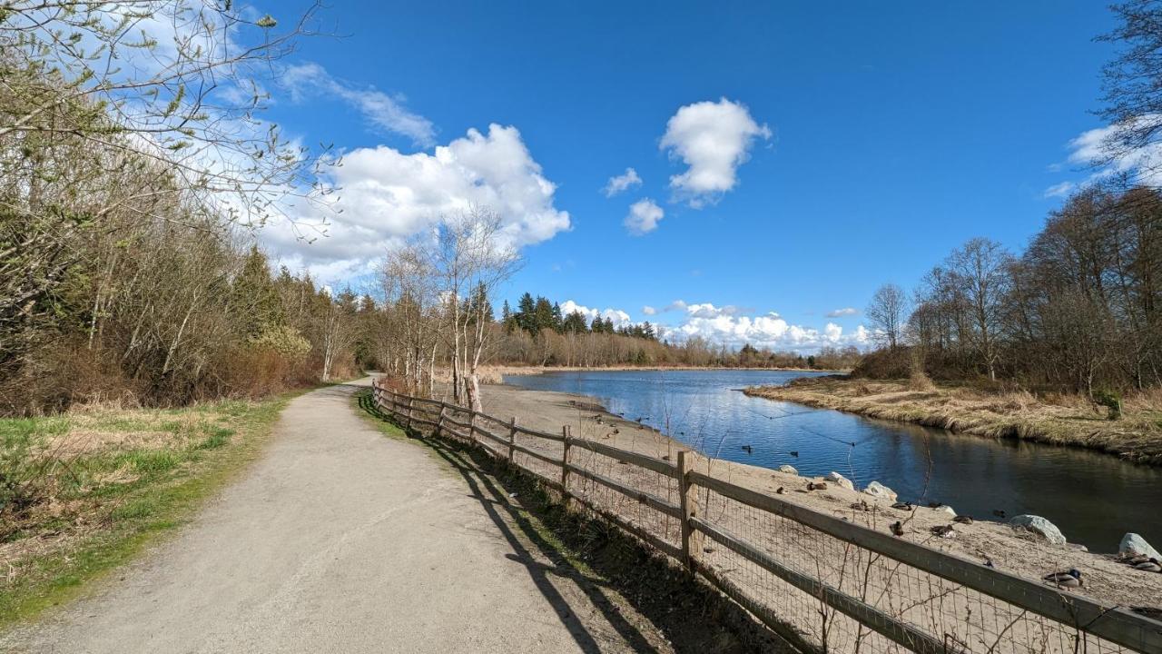 Entire Forest Home Near Nature & Amenities Surrey Exterior foto